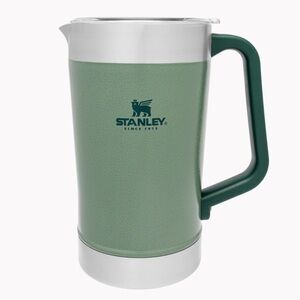 Stanley Insulated Stay Chill 64oz Pitcher in Classic Hammertone Green